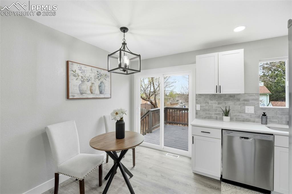 Image 10 of 33: Kitchen