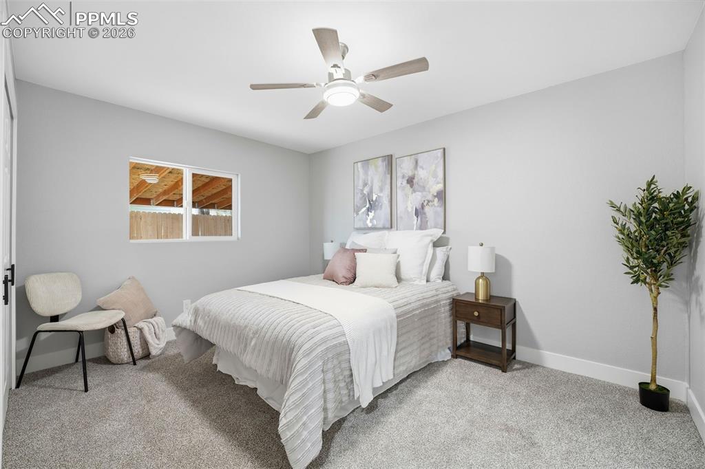 Image 19 of 33: Bedroom