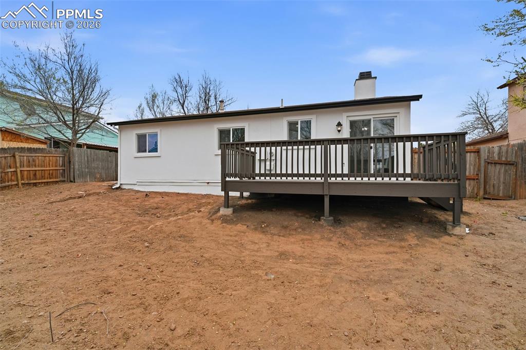 Image 28 of 33: Back of Structure