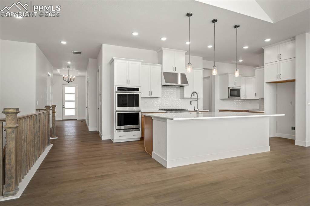 Image 11 of 44: Kitchen