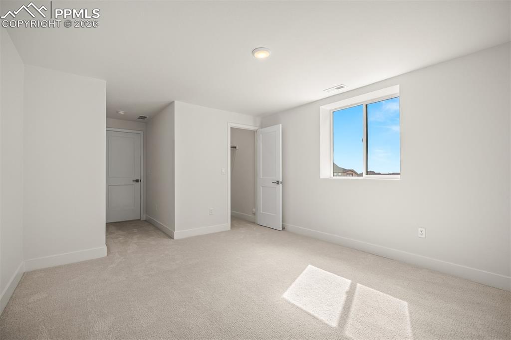 Image 39 of 44: Bedroom