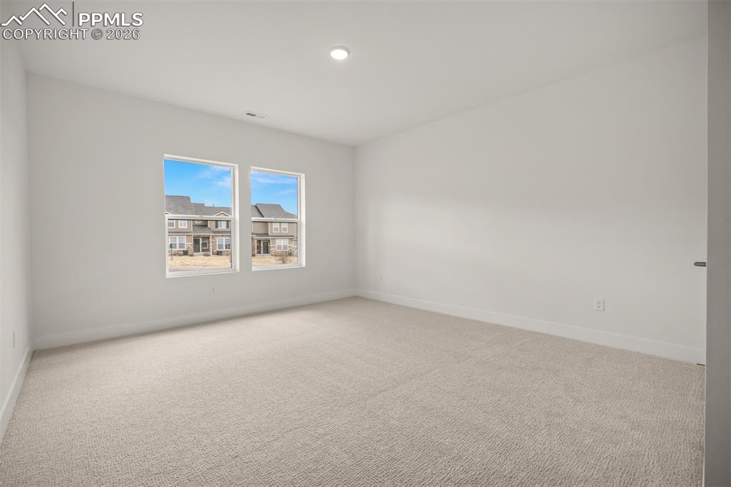 Image 41 of 44: Bedroom