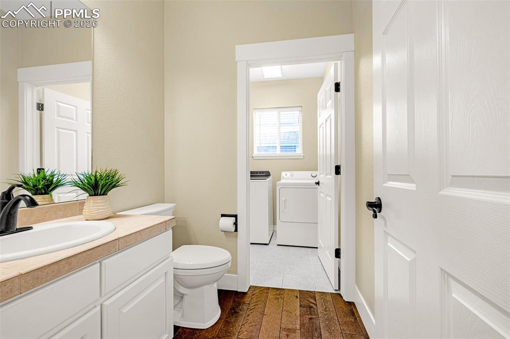 Image 15 of 43: Bathroom