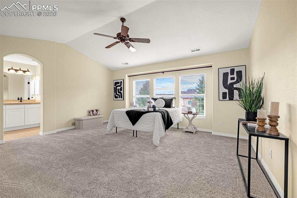 Image 18 of 43: Bedroom