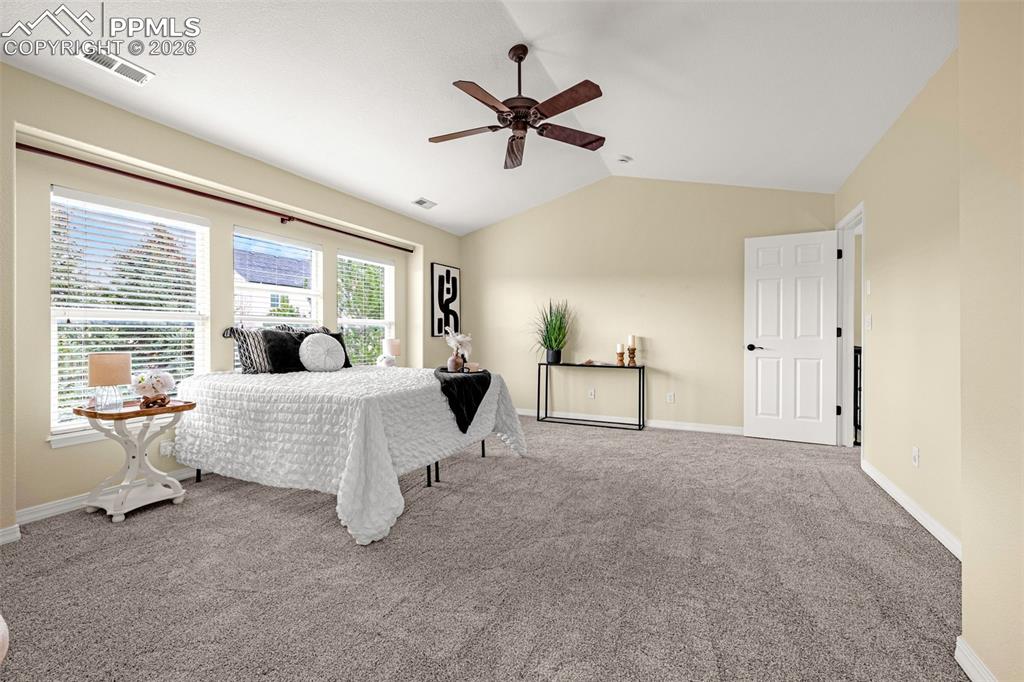 Image 19 of 43: Bedroom