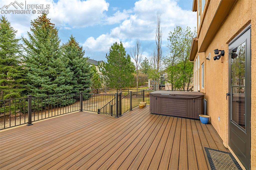 Image 34 of 43: Deck