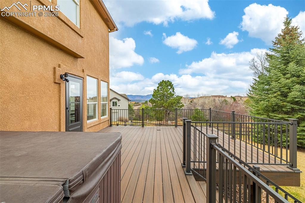 Image 35 of 43: Deck