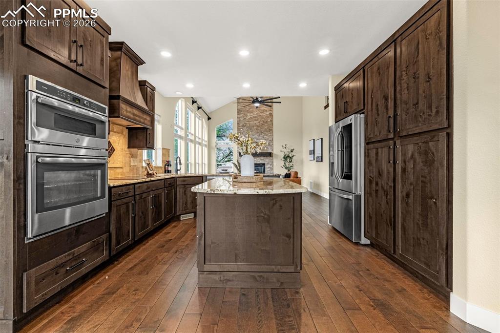 Image 7 of 43: Kitchen