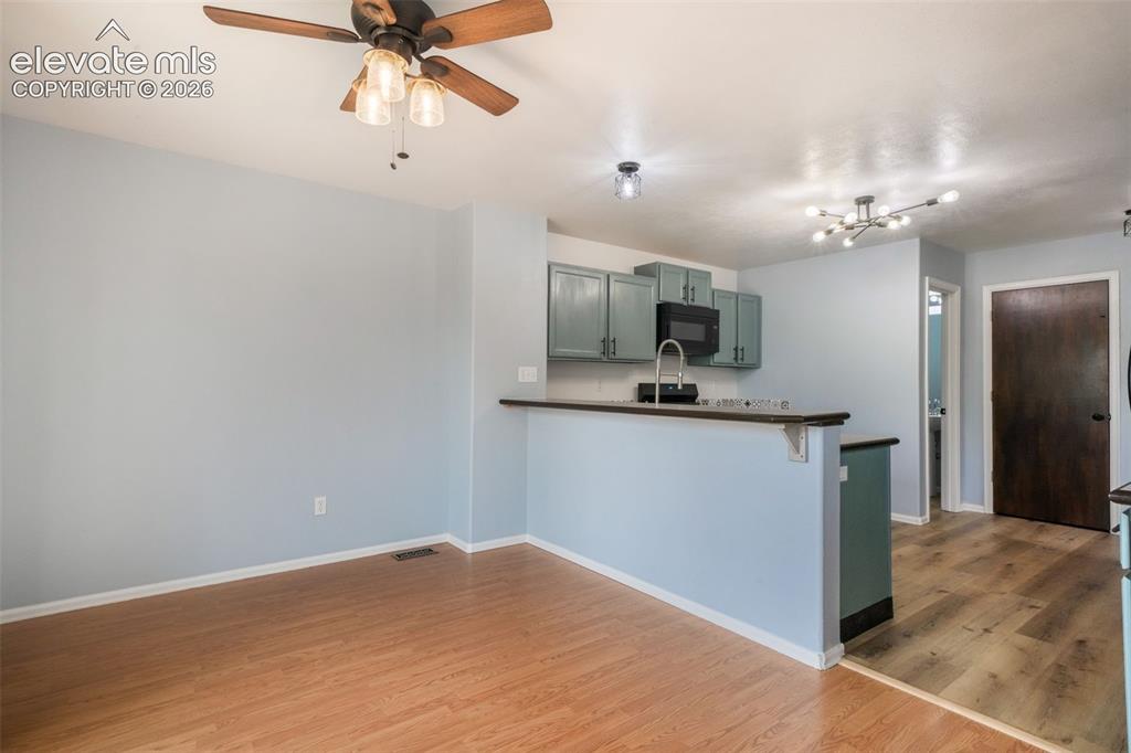 Image 11 of 49: Kitchen