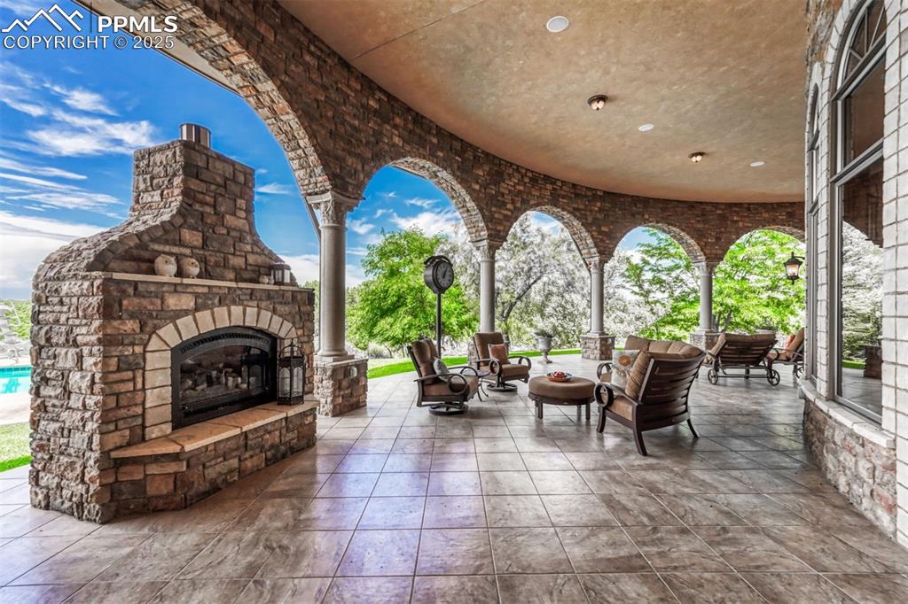 Image 43 of 50: Patio