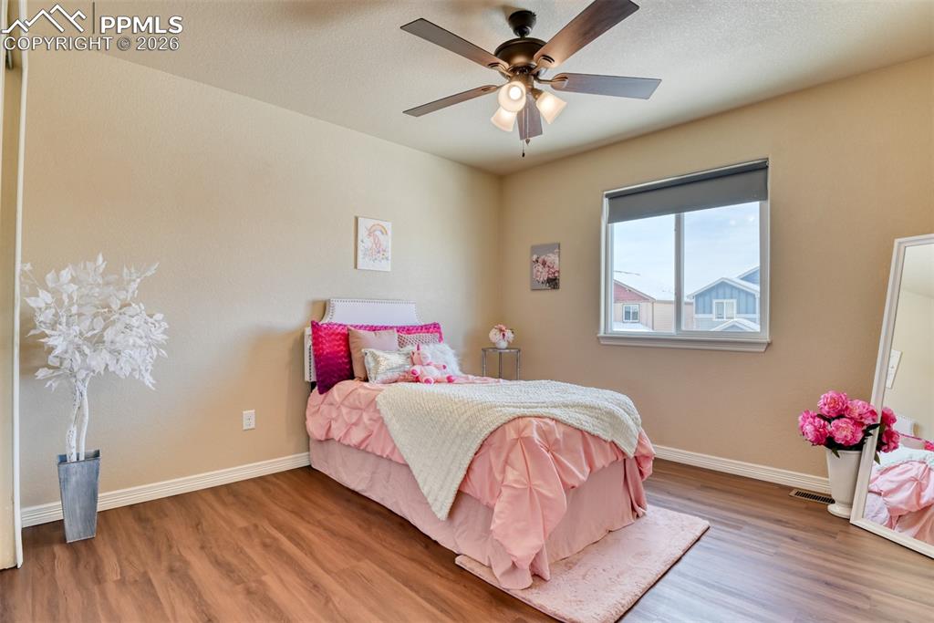 Image 22 of 48: Bedroom