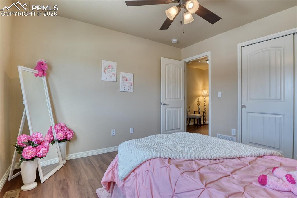 Image 25 of 48: Bedroom