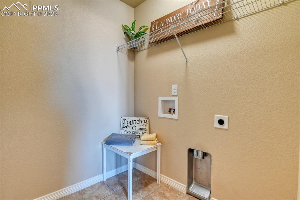 Image 31 of 48: Laundry