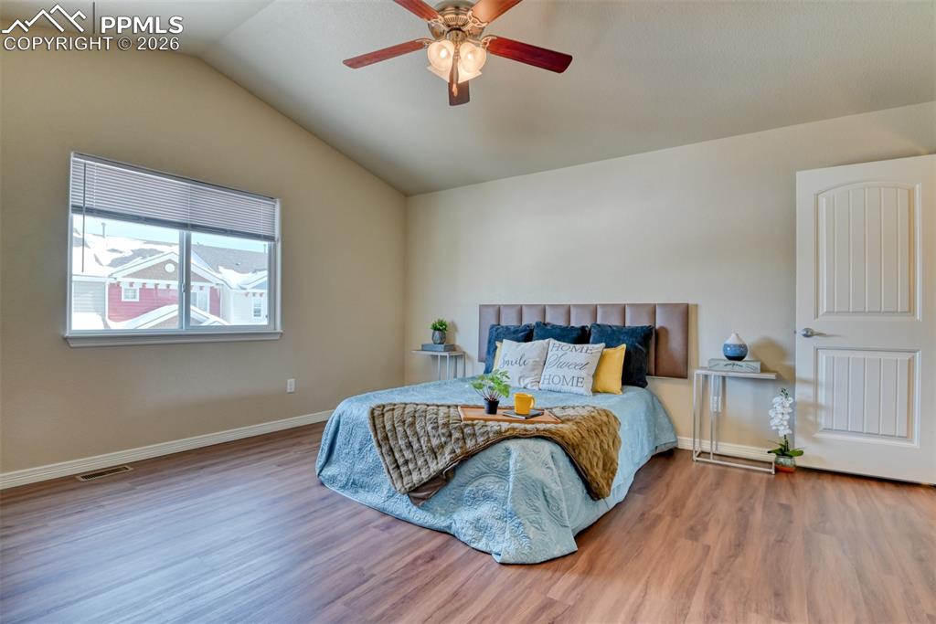 Image 38 of 48: Bedroom