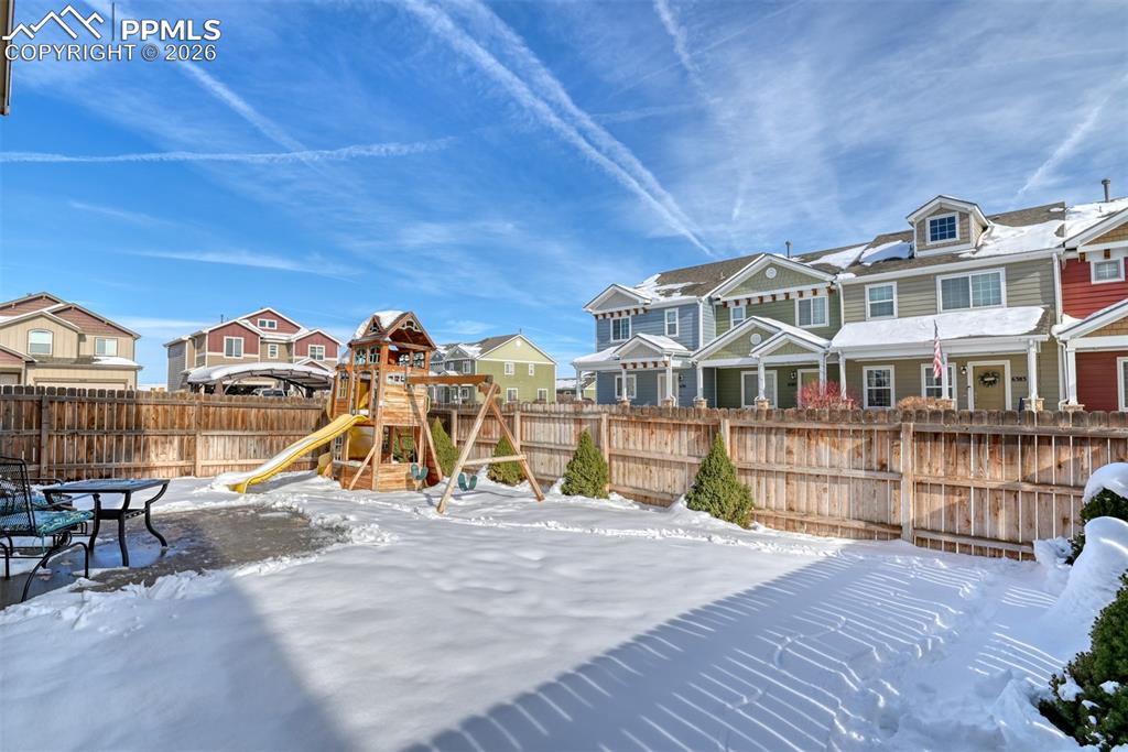 Image 47 of 48: Yard