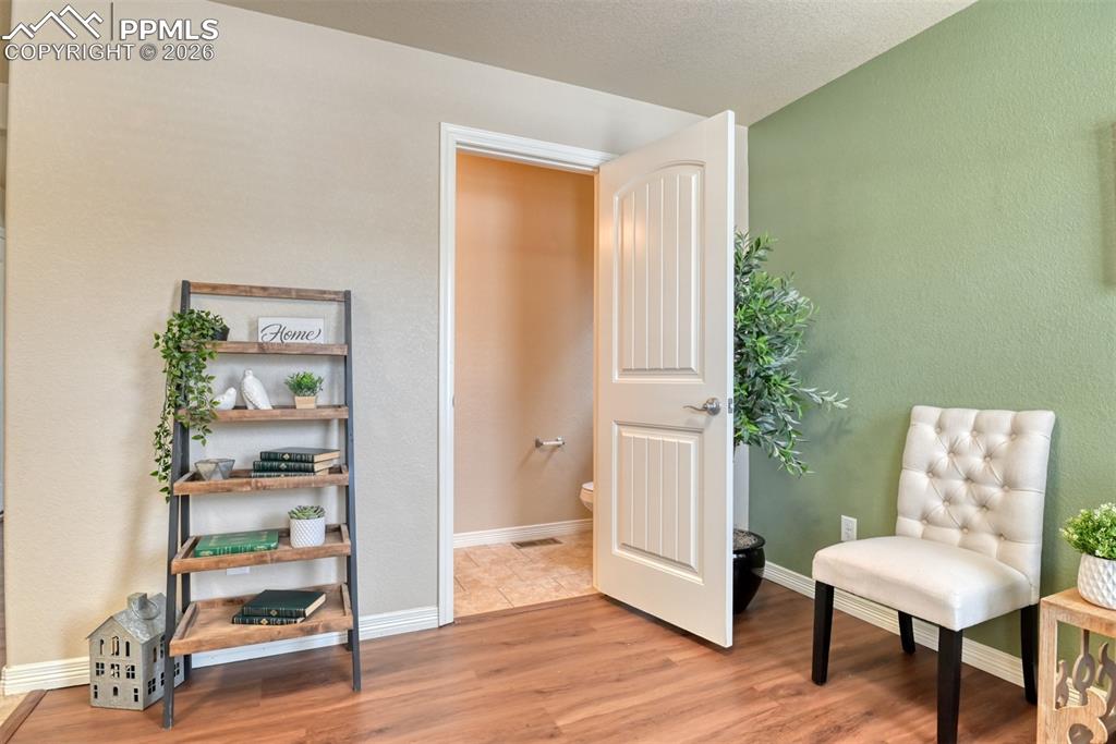 Image 7 of 48: Sitting Room