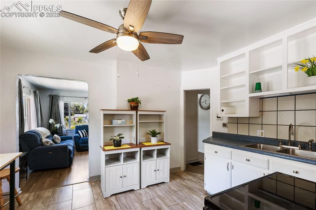 Image 11 of 34: Kitchen