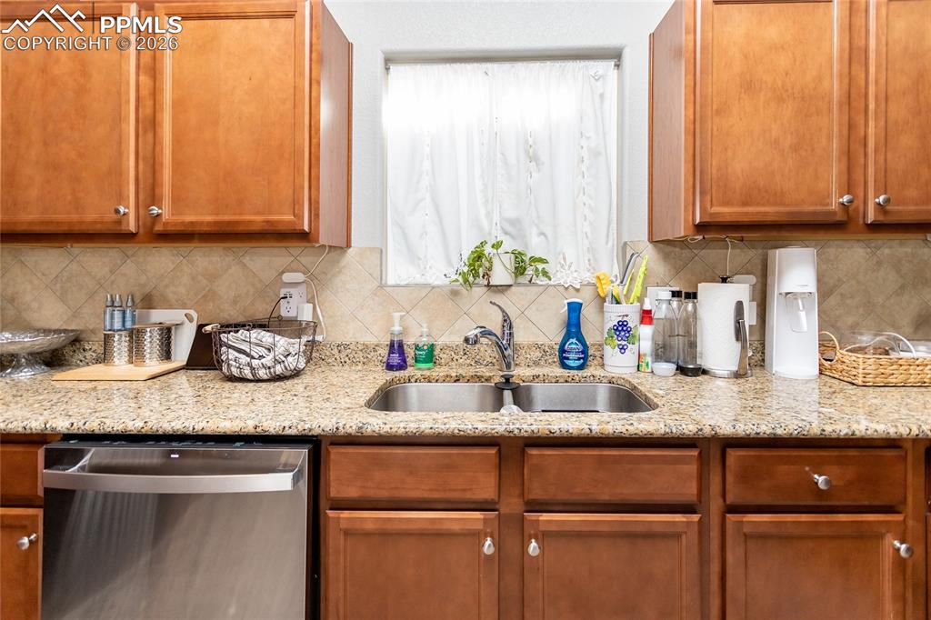 Image 12 of 34: Kitchen