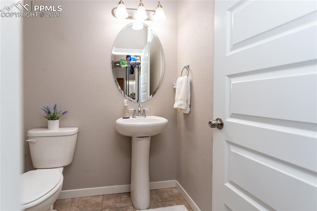 Image 14 of 34: Bathroom