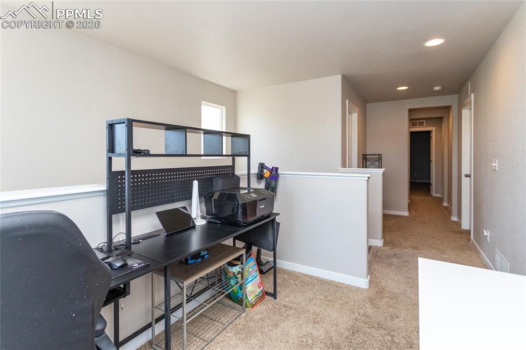 Image 18 of 34: Loft