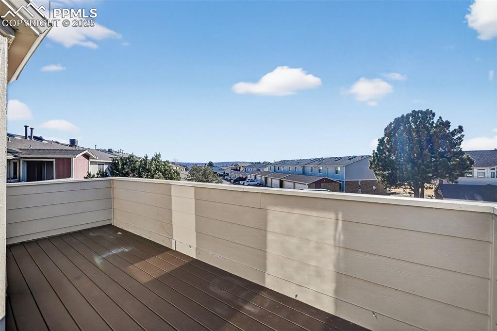 Image 13 of 31: Deck