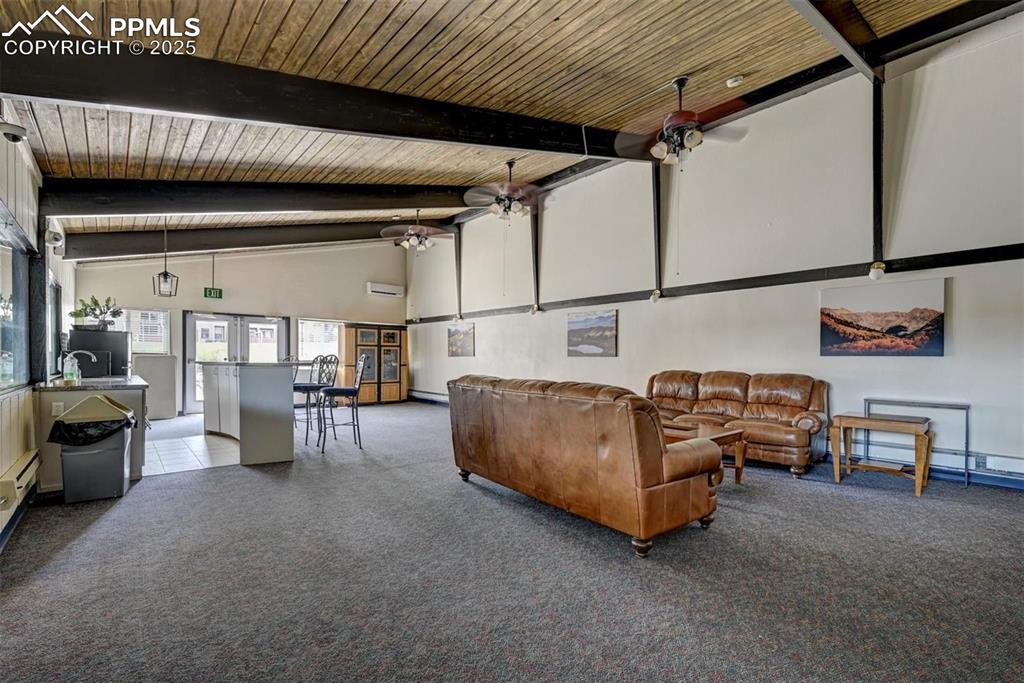 Image 25 of 31: Living Room