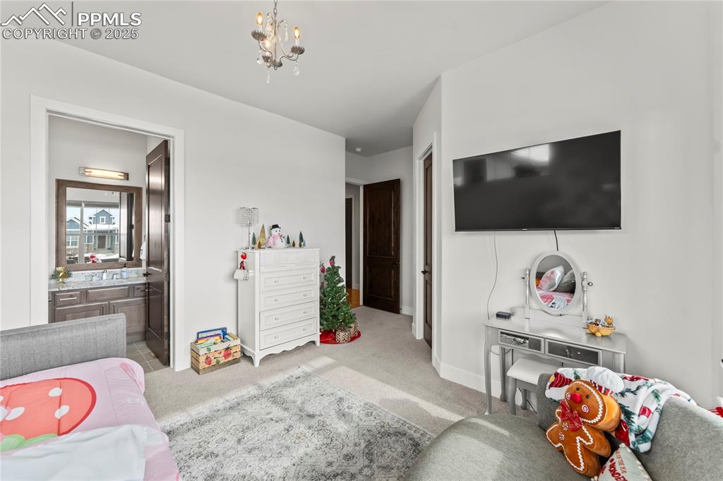 Image 17 of 48: Bedroom