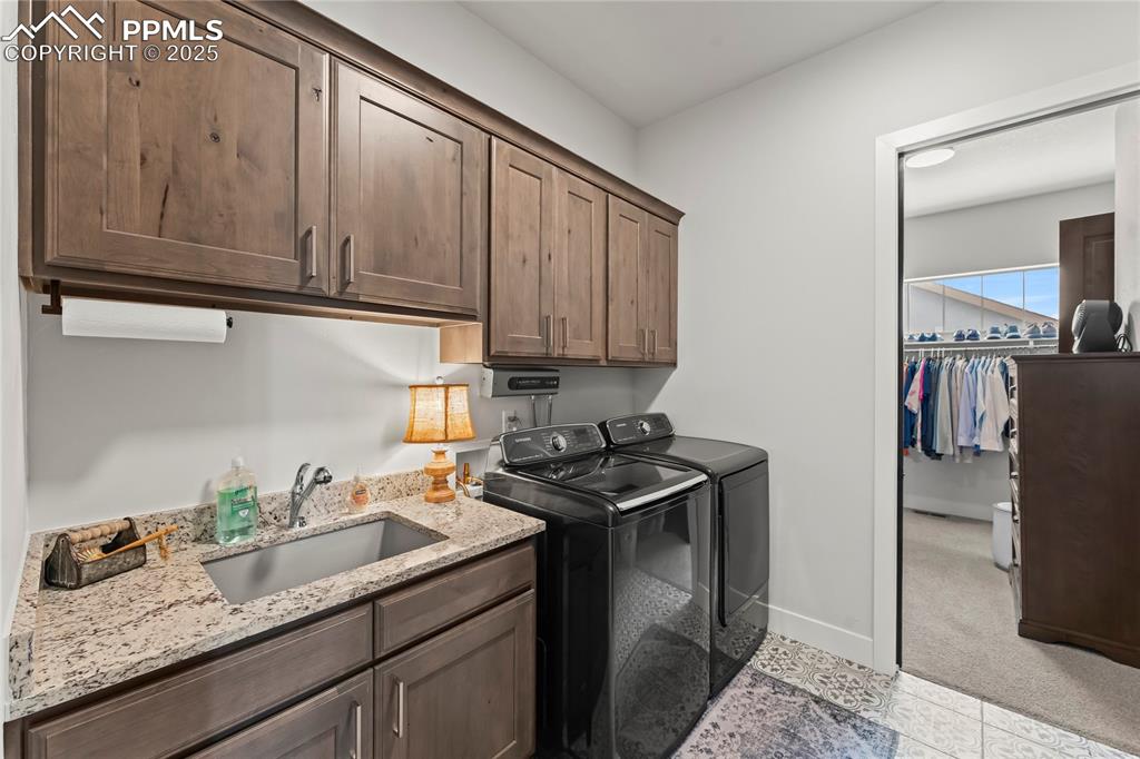 Image 24 of 48: Laundry