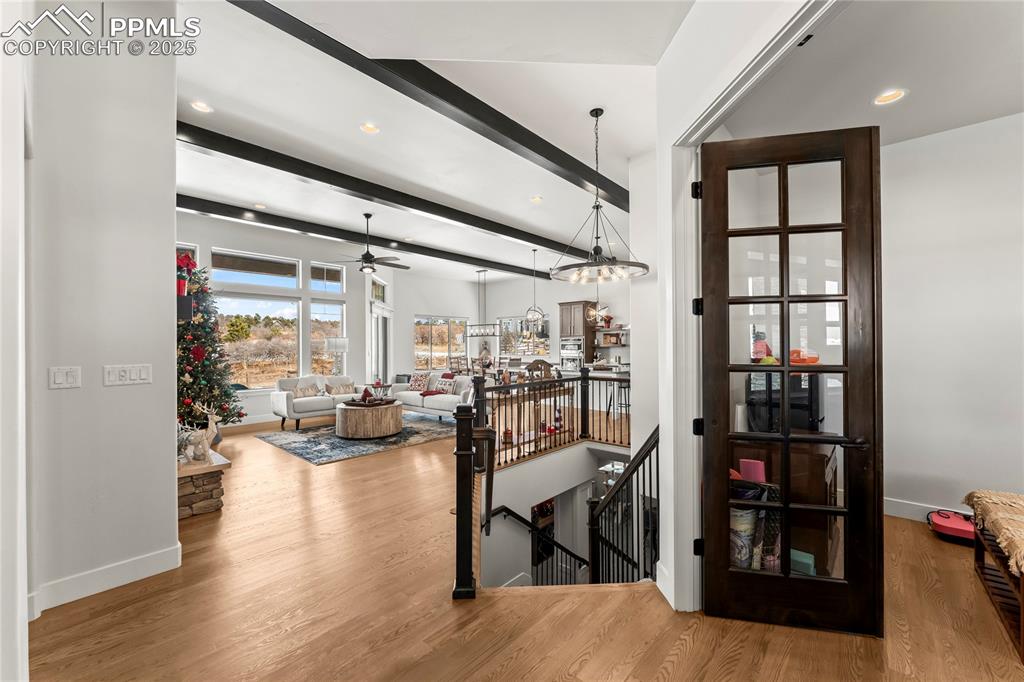 Image 4 of 48: Entry