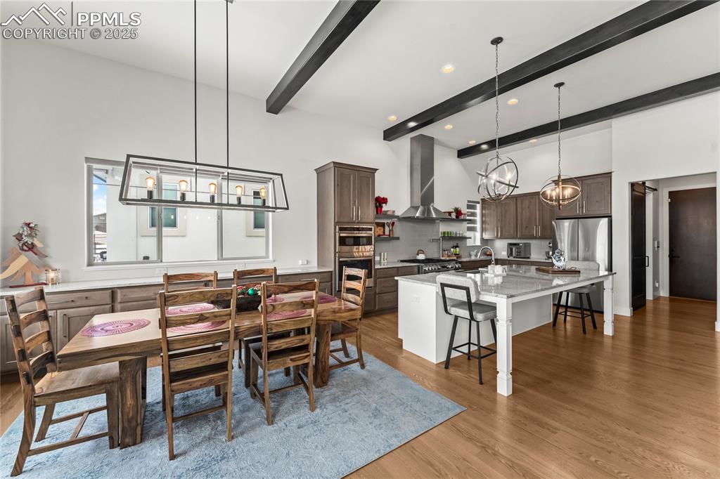 Image 9 of 48: Dining Area