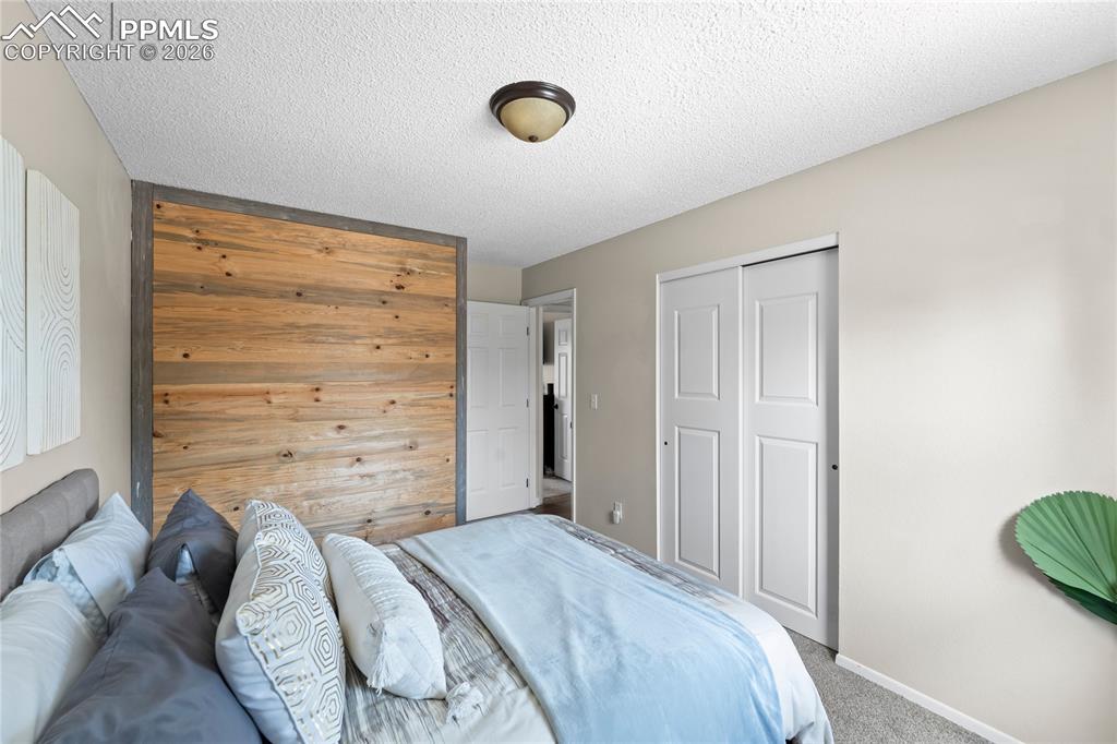 Image 17 of 35: Bedroom