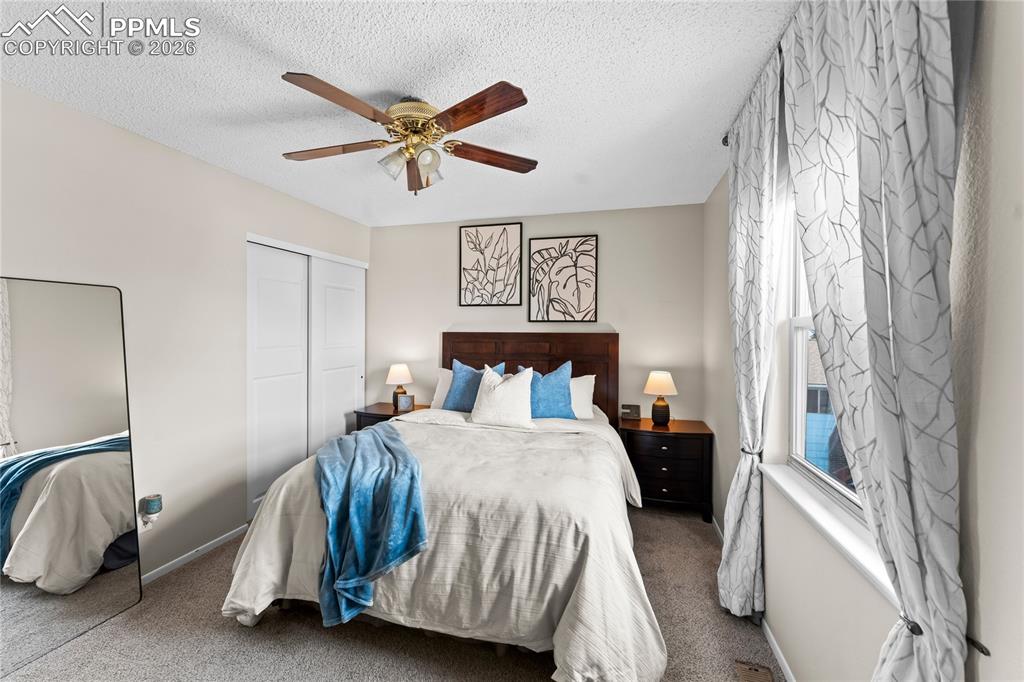 Image 19 of 35: Bedroom