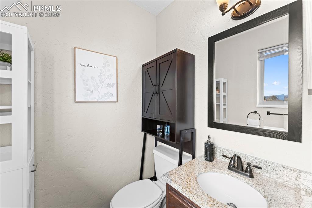 Image 22 of 35: Bathroom