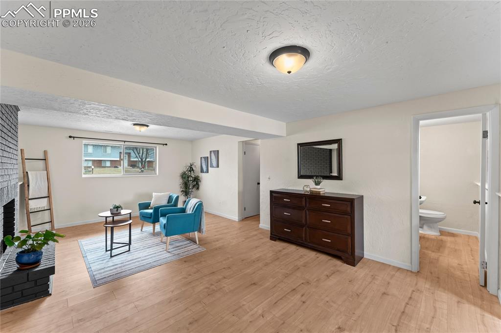 Image 26 of 35: Sitting Room