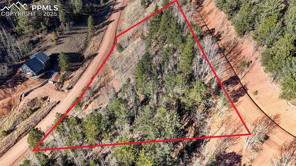 Image 3 of 27: Property lines are approximate and not a survey