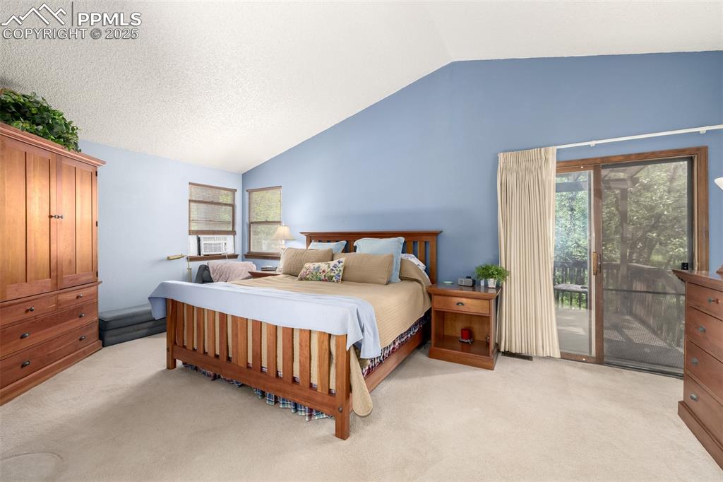 Image 15 of 50: Bedroom