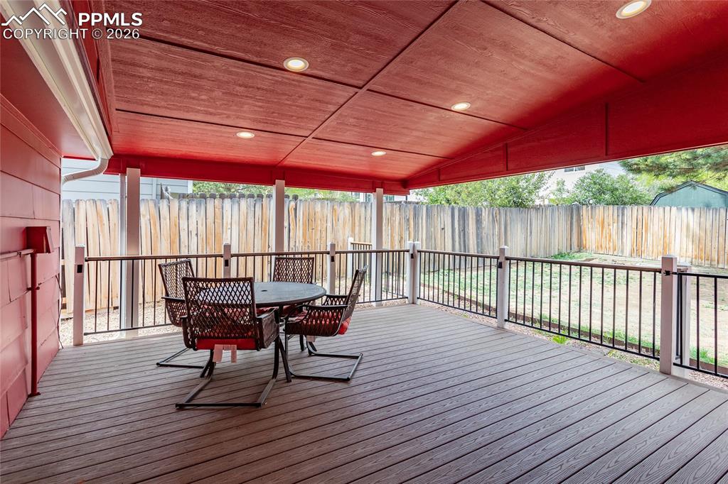 Image 41 of 46: Deck