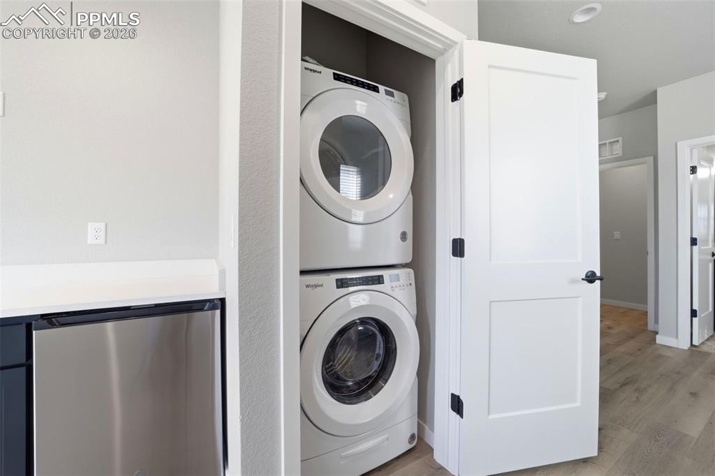 Image 16 of 50: Laundry