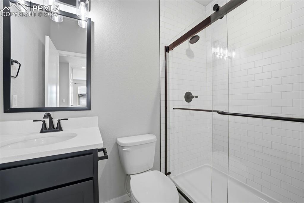 Image 19 of 50: Bathroom