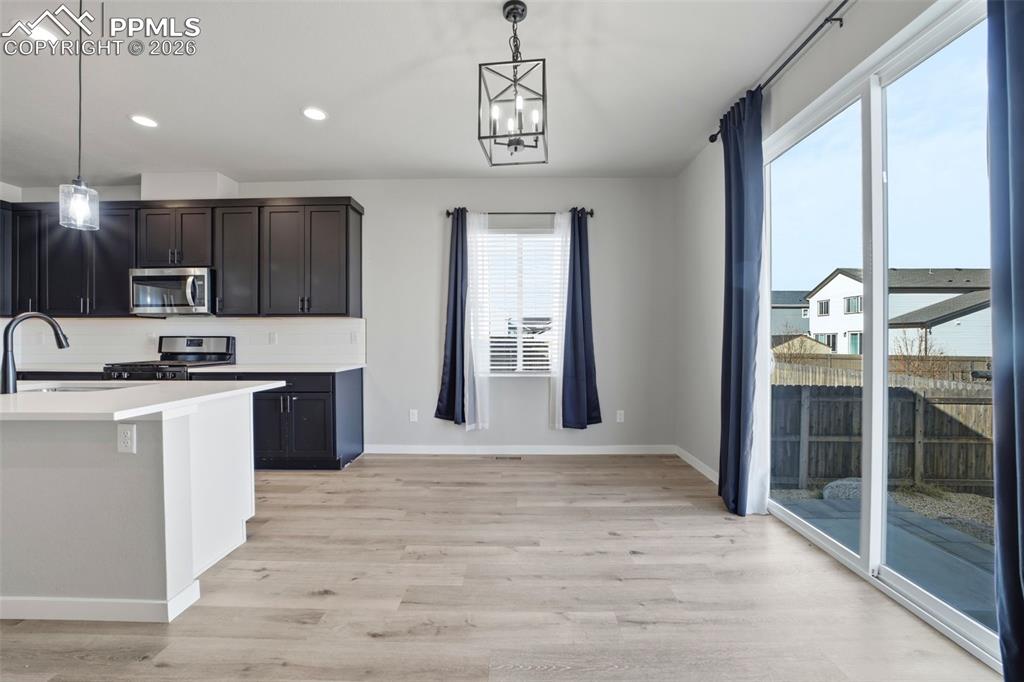 Image 6 of 50: Kitchen