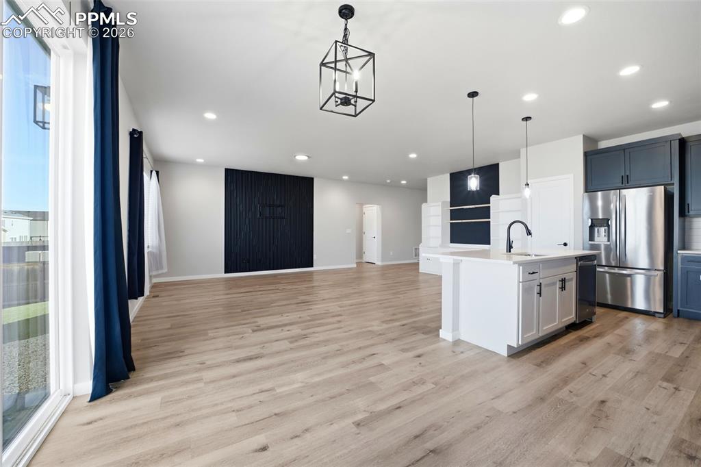 Image 7 of 50: Kitchen