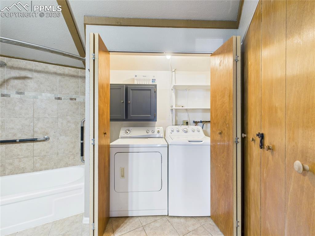 Image 20 of 42: Laundry