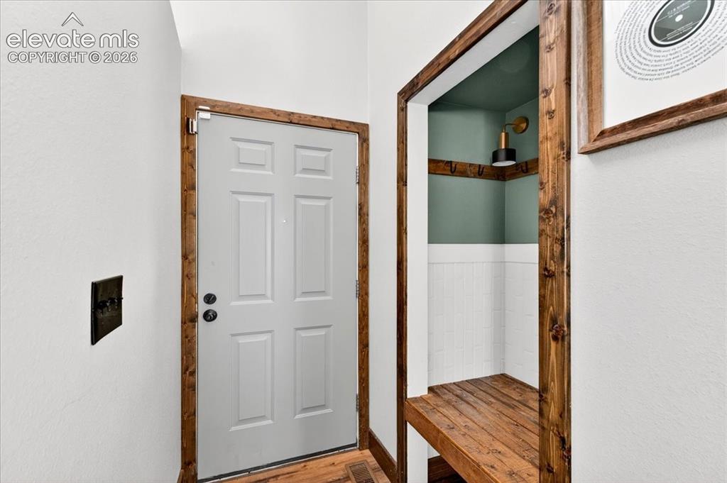 Image 4 of 39: Mud Room