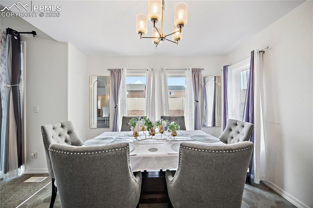 Image 12 of 49: Dining Area