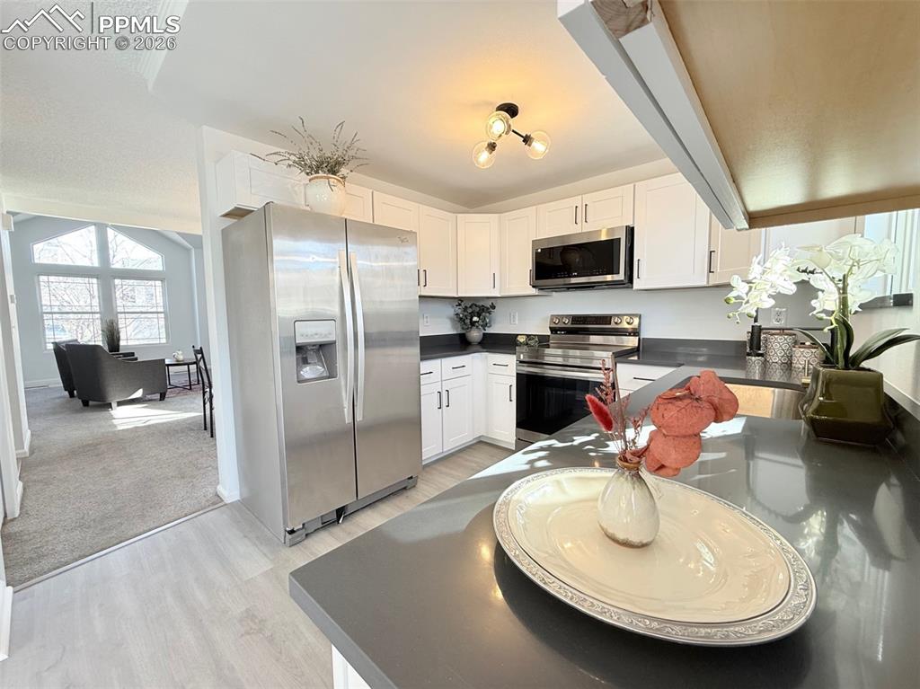 Image 14 of 39: Kitchen