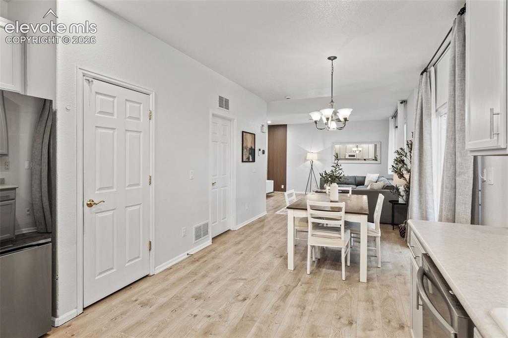 Image 20 of 47: Dining Area