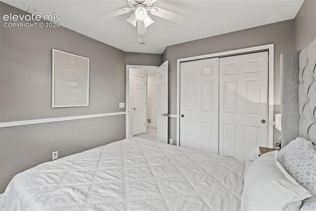 Image 31 of 47: Bedroom