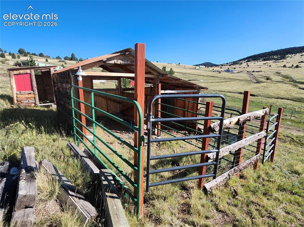 Image 10 of 29: Stable