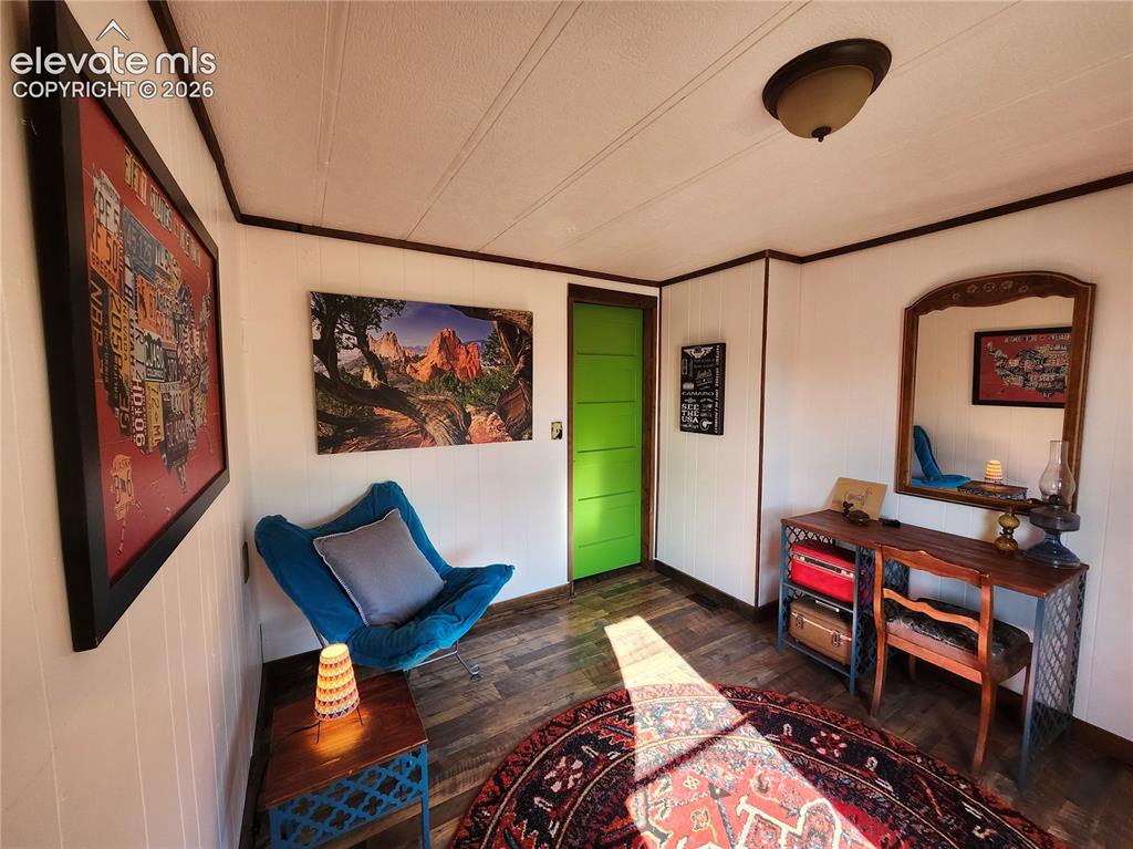 Image 18 of 29: Sitting Room