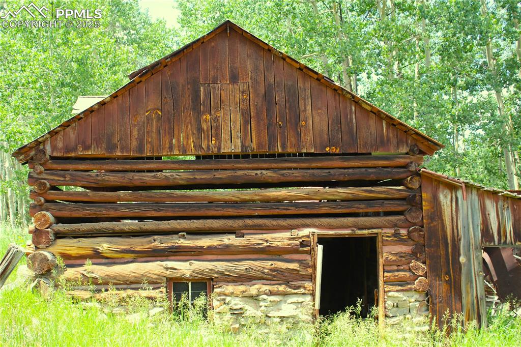 Image 16 of 28: View of outdoor structure